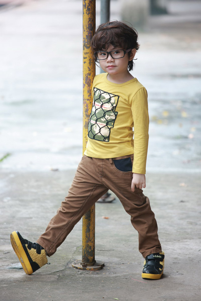 ѿѿ������ͯ���e����ɫ���b