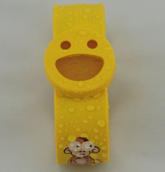 BUGOUT笑臉啪啪圈驅蚊手環(huán)黃色