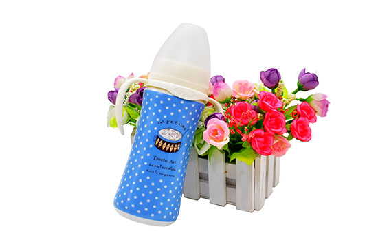 貝斯比幻彩瓷弧形寬口自動(dòng)奶瓶藍(lán)色