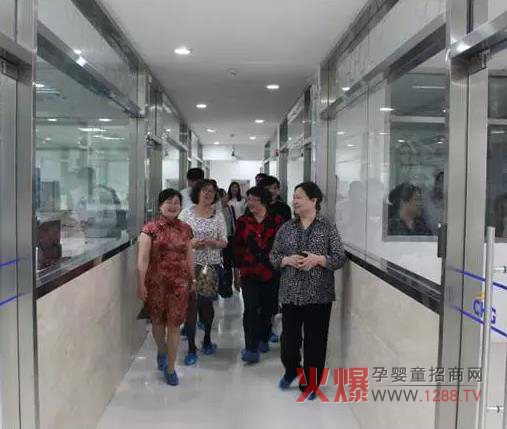 �Ϻ��н�(j��ng)��ί���Юa(ch��n)�I(y��)̎�I(l��ng)��һ���W�R�Ϻ�����ָ������