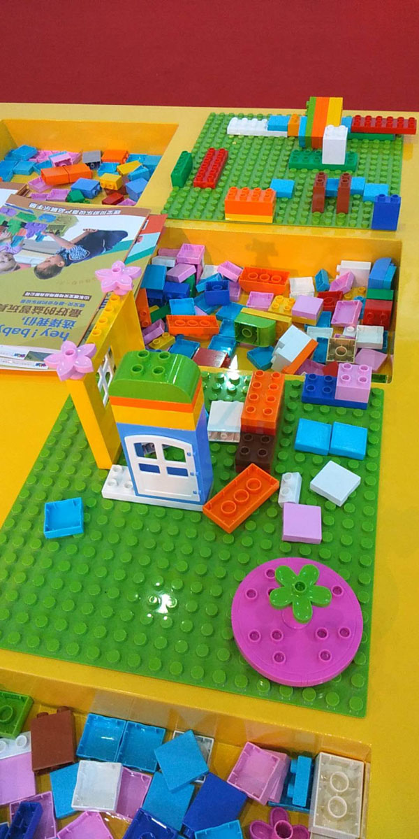 傲寶游樂設(shè)備1.jpg 傲寶游樂設(shè)備1.jpg