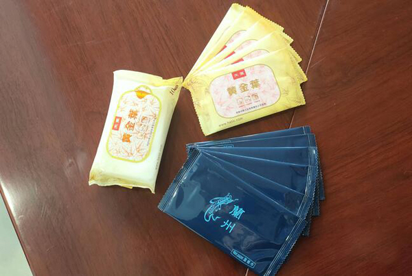 單片袋裝濕巾2.jpg 單片袋裝濕巾2.jpg