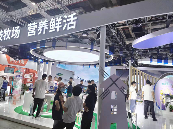 光明致優(yōu)小分子奶粉 (2).jpg 光明致優(yōu)小分子奶粉 (2).jpg