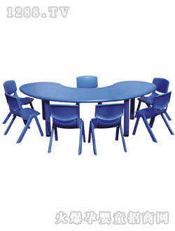 ���\������