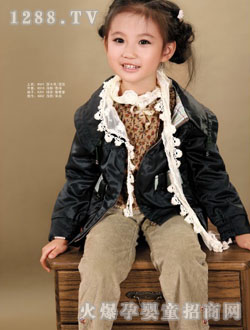 ���׵Ϻ�ɫ�r(sh��)��Ůͯ����