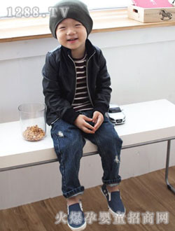 ����ؐ��ͯ��ɫ����