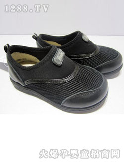 �옷(l��)6+1�r(sh��)�к�ɫͯЬ