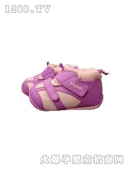 �����A�Ό����W��Ь��ɫ