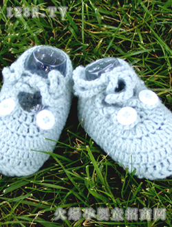 �������{ɫ����Ь