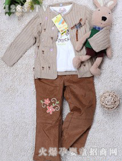 �W����ɫ�L(zh��ng)�䃺ͯ���b