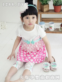 С�ɘ�(l��)�۰�ɫŮͯ����