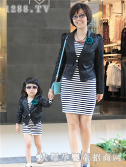 С�ɘ���ɫ�H���b