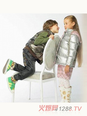 �옷���Rͯ�b�{(di��o)Ƥ�b