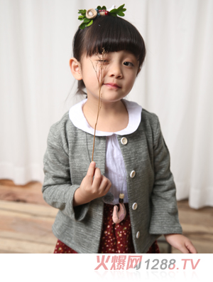 ���c(di��n)�neͯ��Ů�������b��ɫ